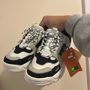 23.65 Jung-kook Sneakers